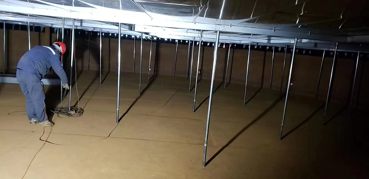 內(nèi)浮盤施工現(xiàn)場